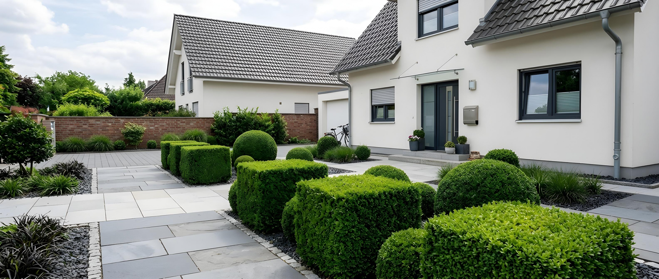 Professioneller Heckenschnitt von Sidar Gartenservice GbR